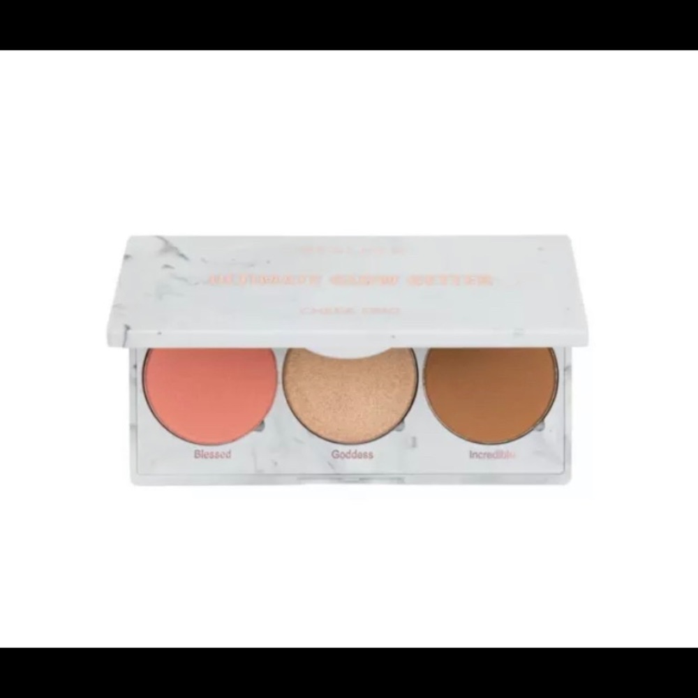 Makeup bundle - Picture 4 of 5